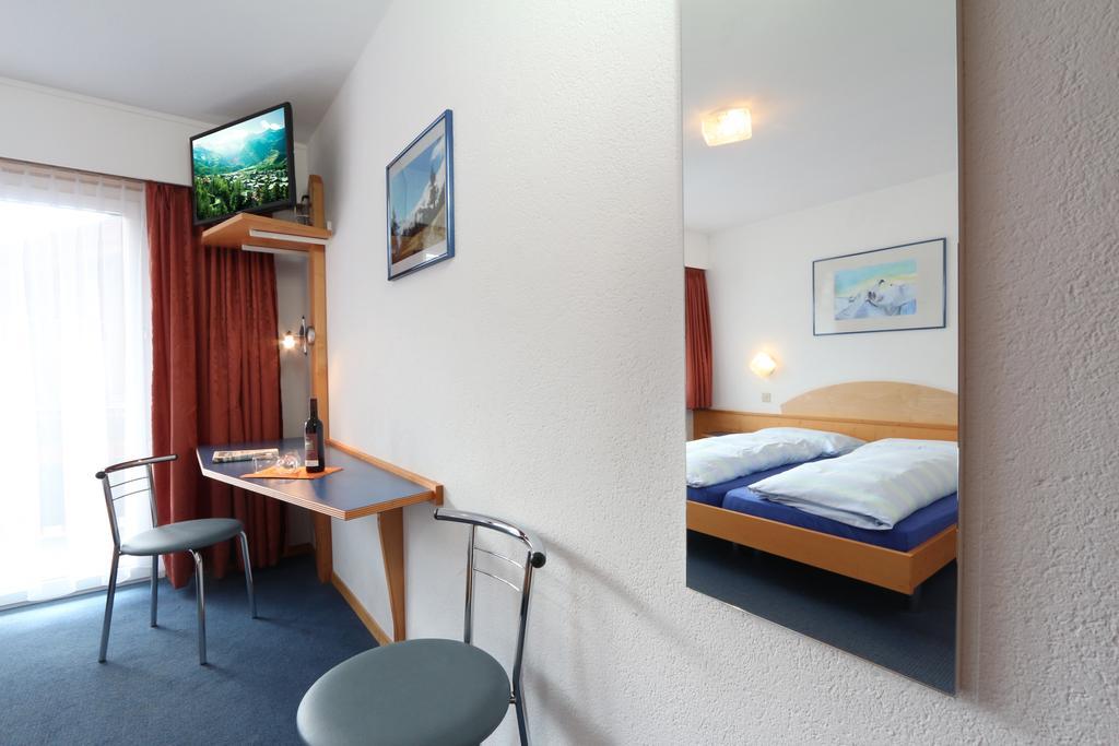 Hotel Garni Domino Saas Fee Kültér fotó